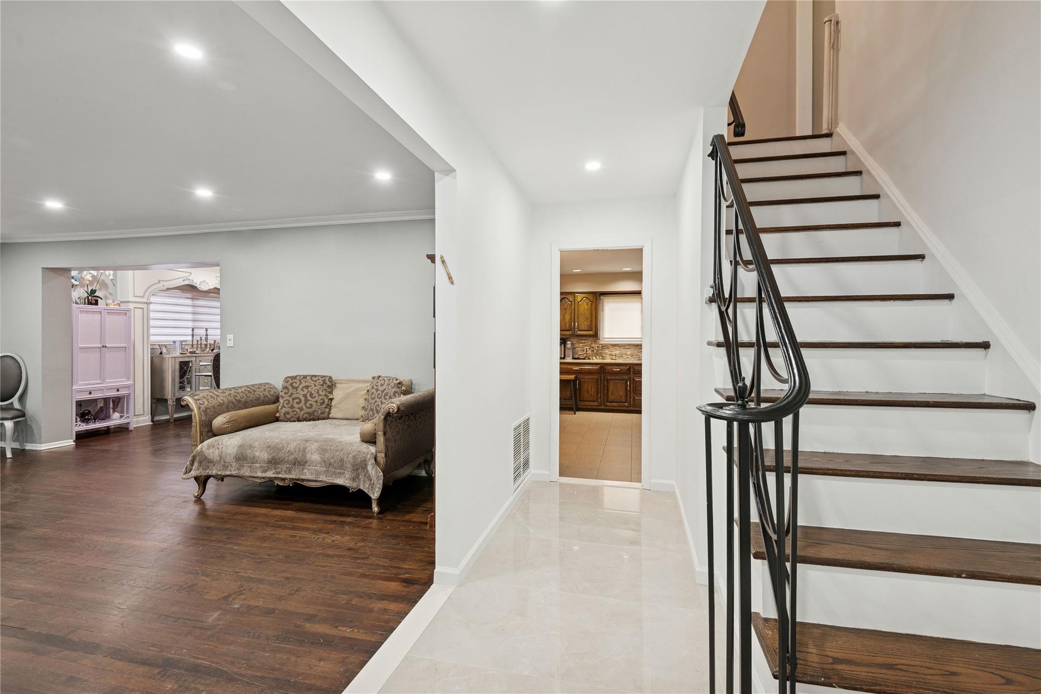 762 Dumont Place