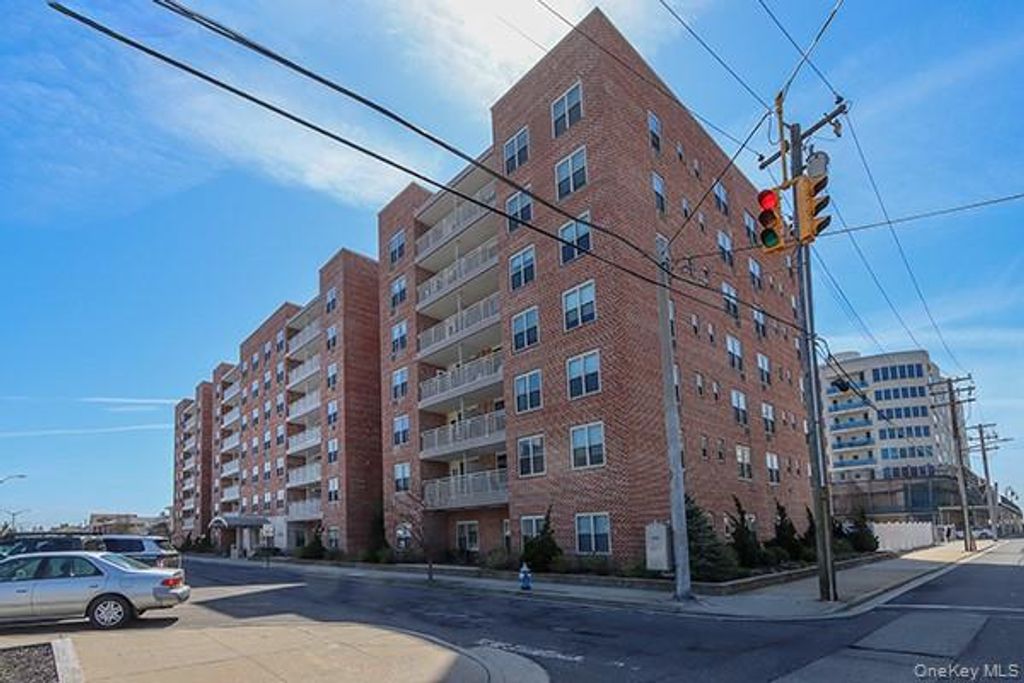 Photo of 410 E Broadway #2X, Long Beach, NY 11561 (MLS # 952365)