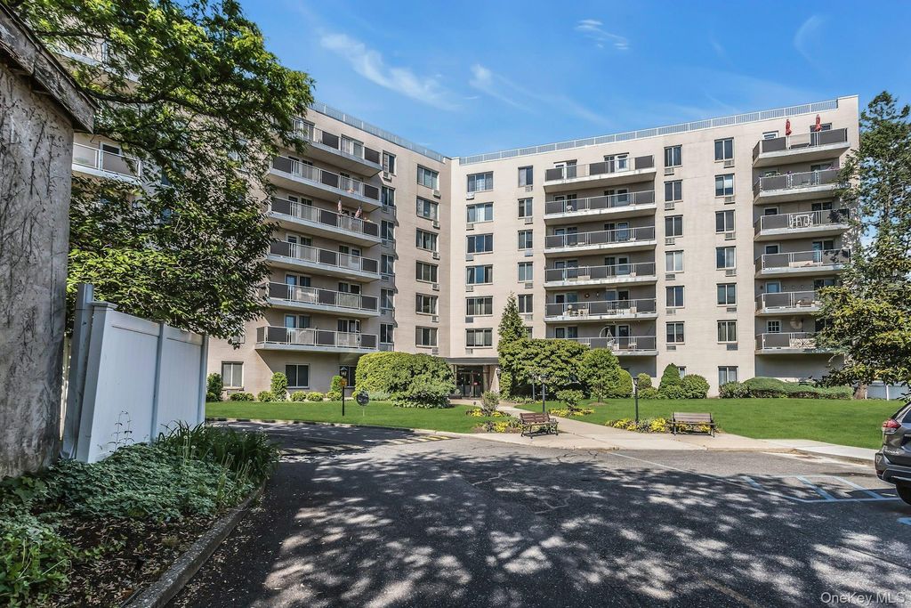 Photo of 135 Post Avenue #6B, Westbury, NY 11590 (MLS # 1025621)