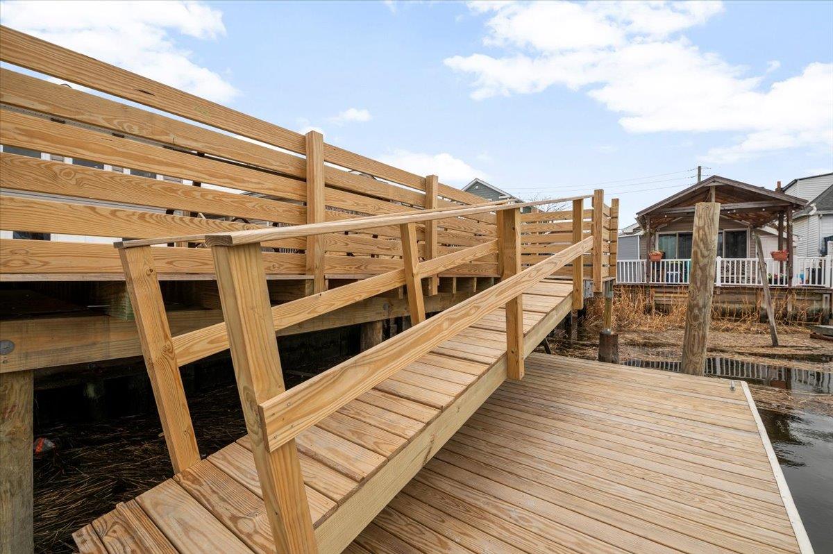 New York, New York 11693, United States, 3 Bedrooms Bedrooms, ,2 BathroomsBathrooms,Residential,Active,87477