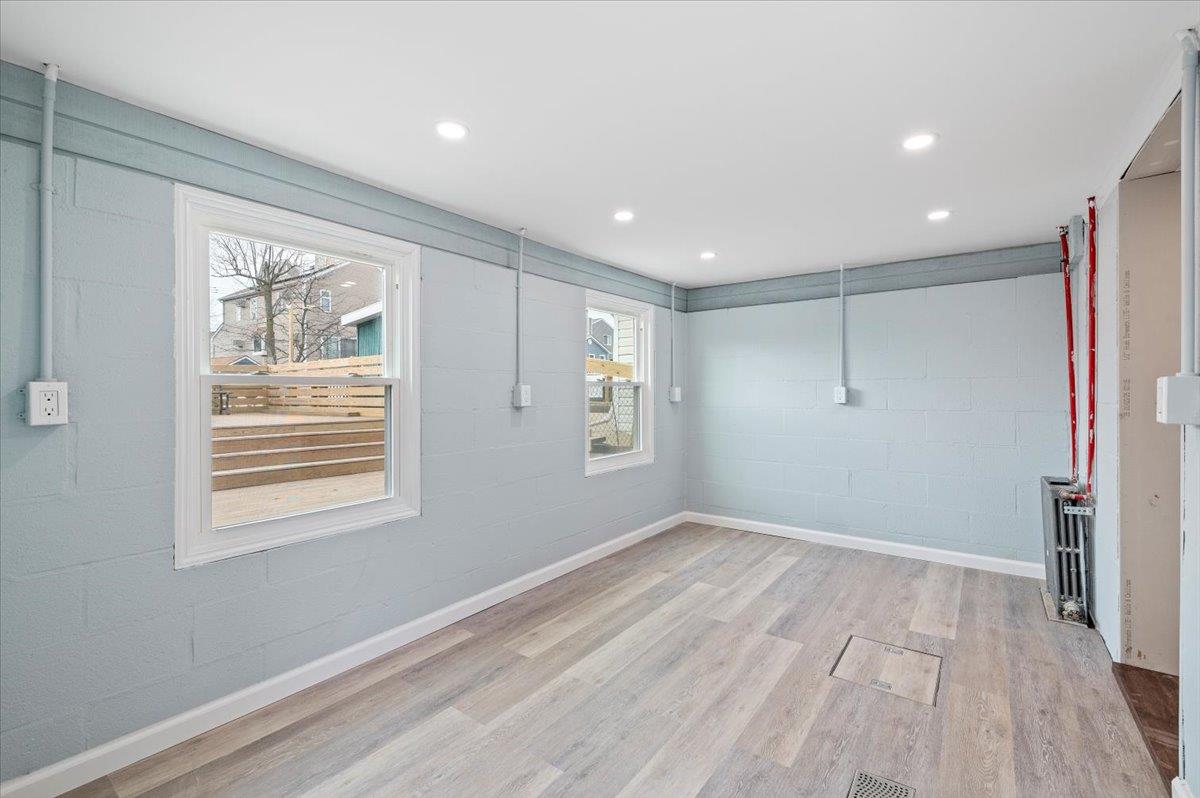 New York, New York 11693, United States, 3 Bedrooms Bedrooms, ,2 BathroomsBathrooms,Residential,Active,87477