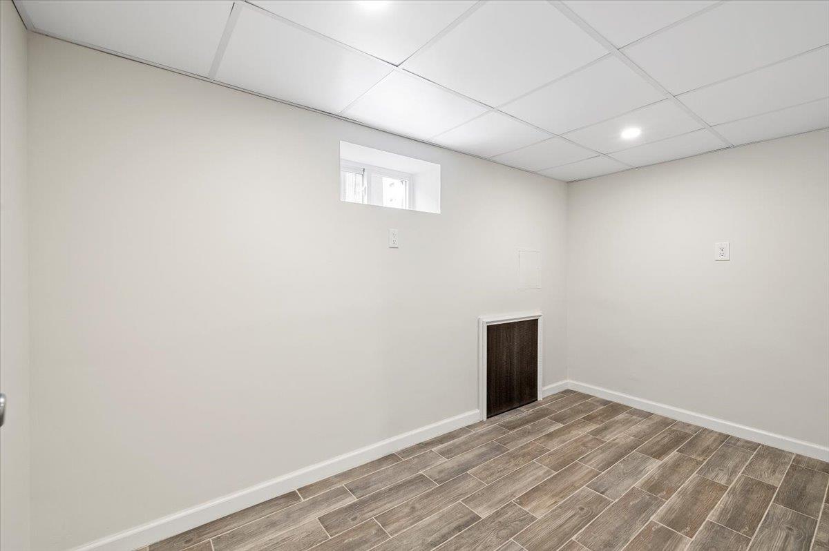 New York, New York 11693, United States, 3 Bedrooms Bedrooms, ,2 BathroomsBathrooms,Residential,Active,87477