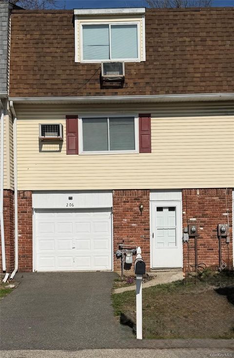 206 Chrystal Drive Maybrook NY 12543