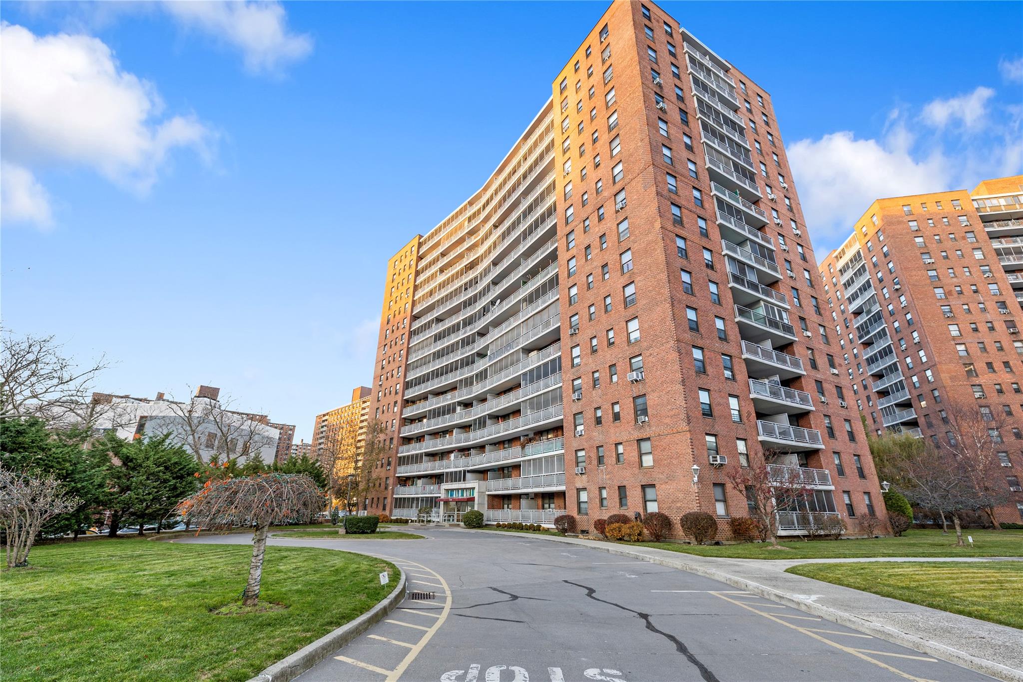 61-15 98th Street #11F, Rego Park, New York image 1