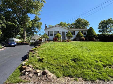 Homes For Sale - 3 Commack Road<br/> Sound Beach, NY 11789
