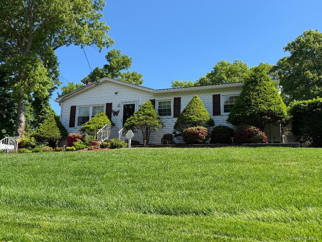 3 Commack Road