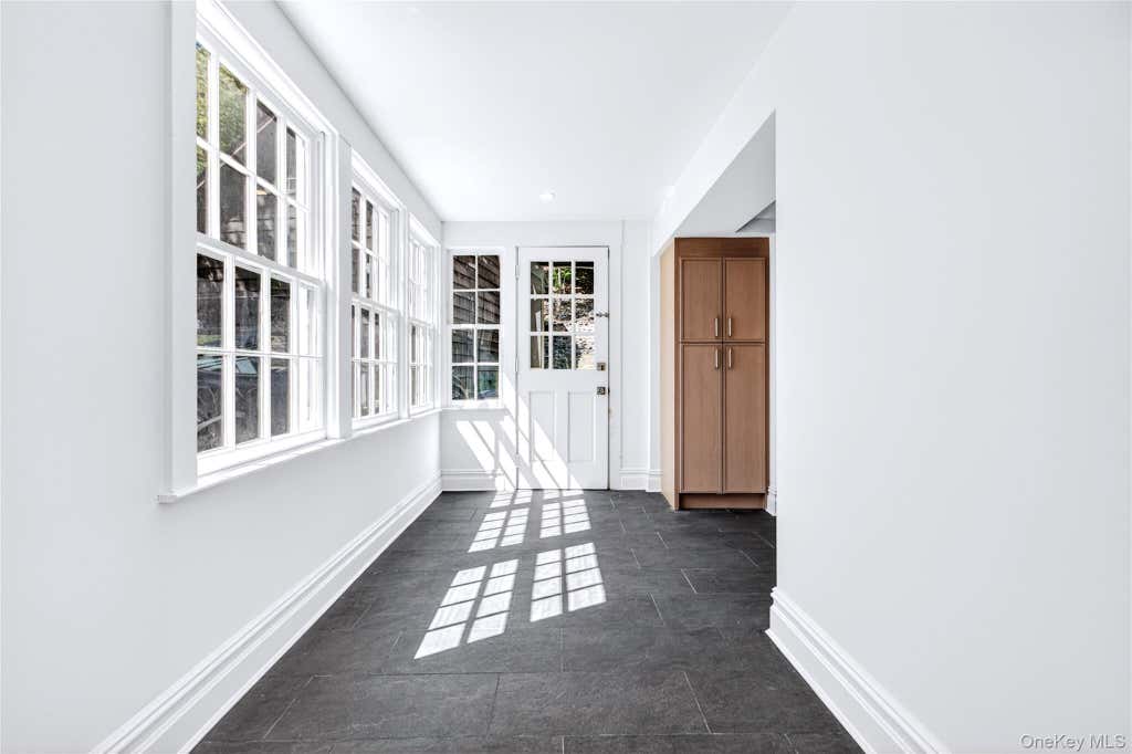 Photo of 94 Main Street, Roslyn, NY 11576 (MLS # 1032719)