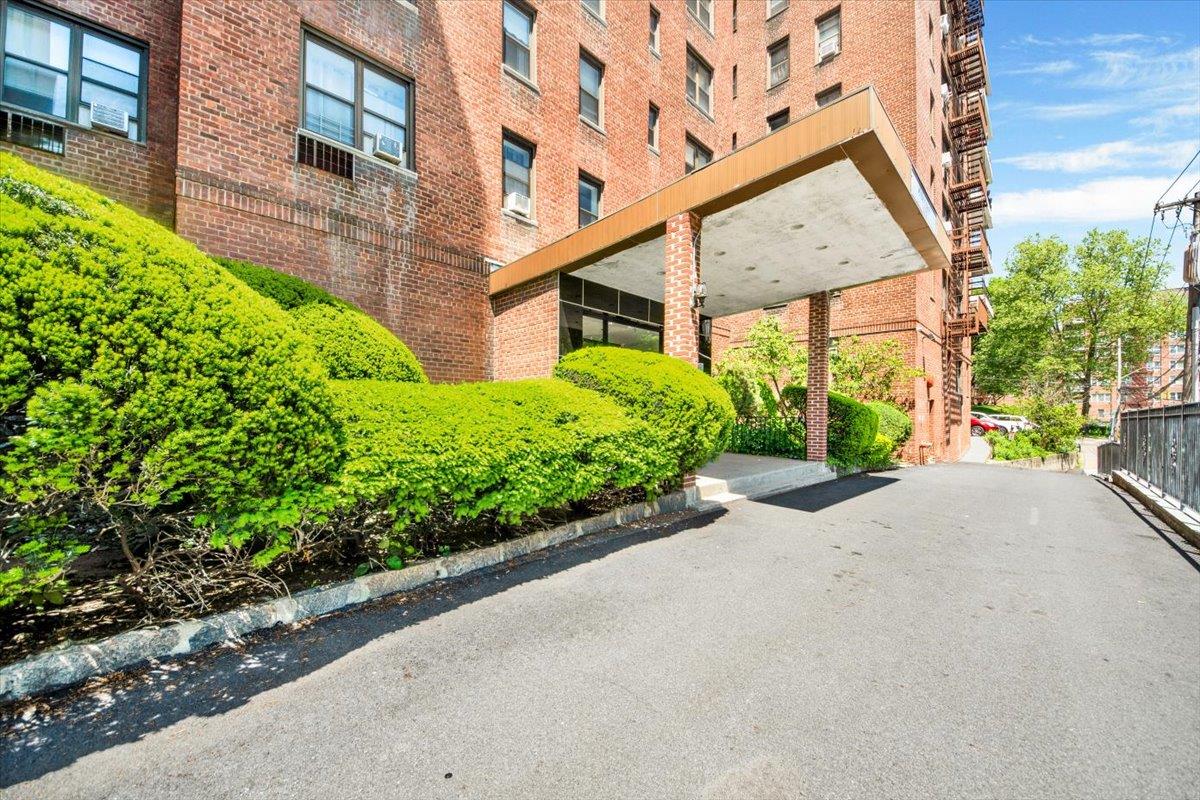 277 Bronx River Road #4L, Yonkers, New York image 3