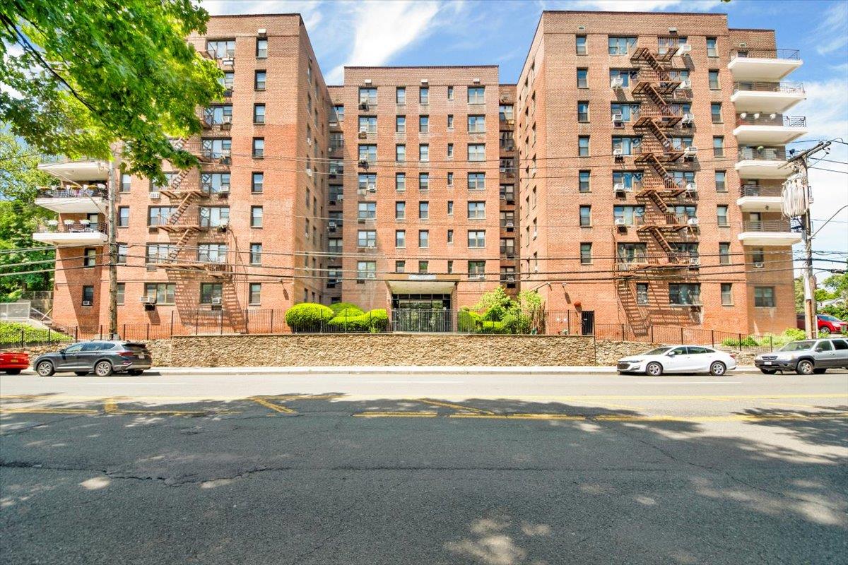 277 Bronx River Road #4L, Yonkers, New York image 2