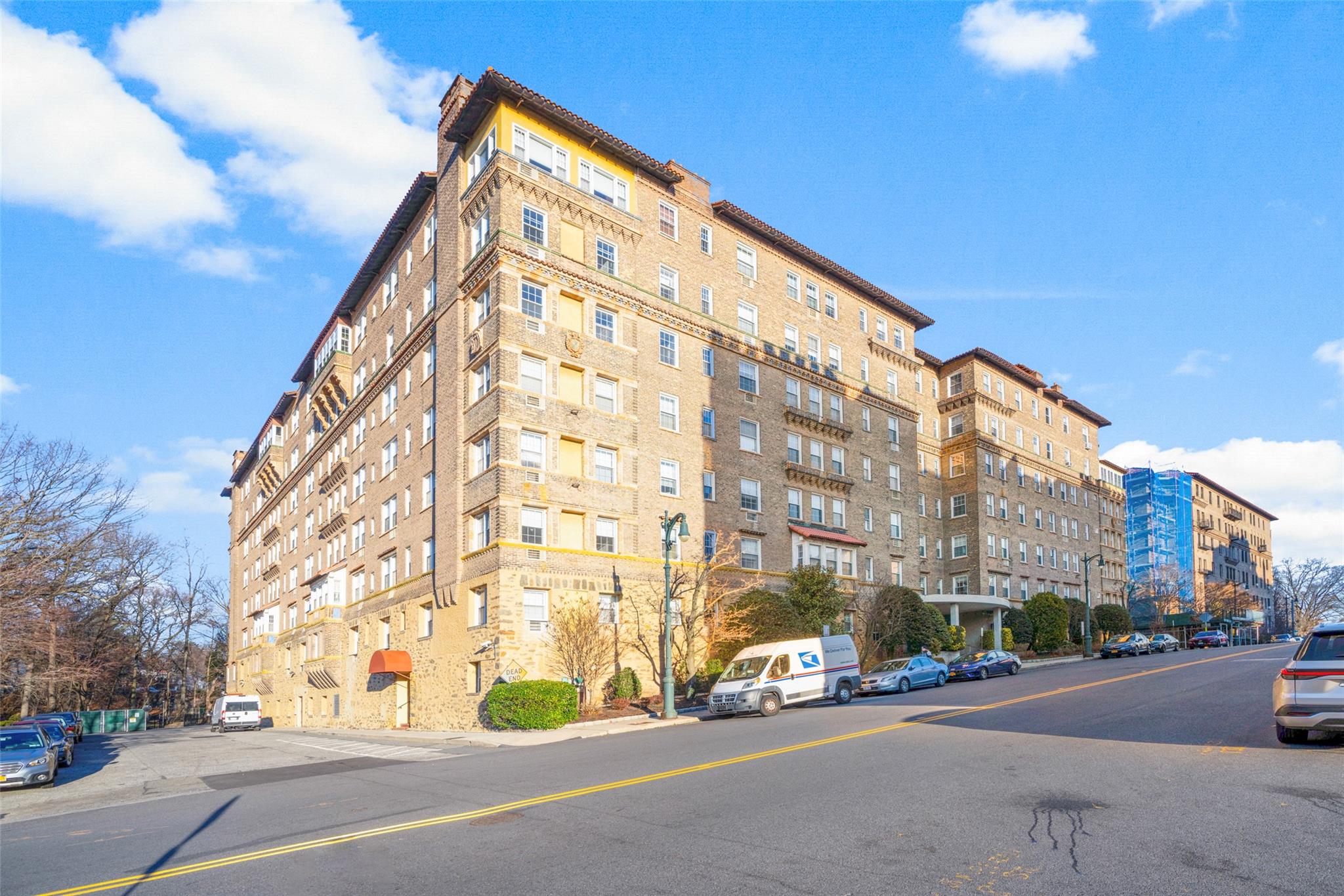 N Chatsworth Avenue 507, Larchmont, New York - 3 Bedrooms  
3 Bathrooms  
6 Rooms - 