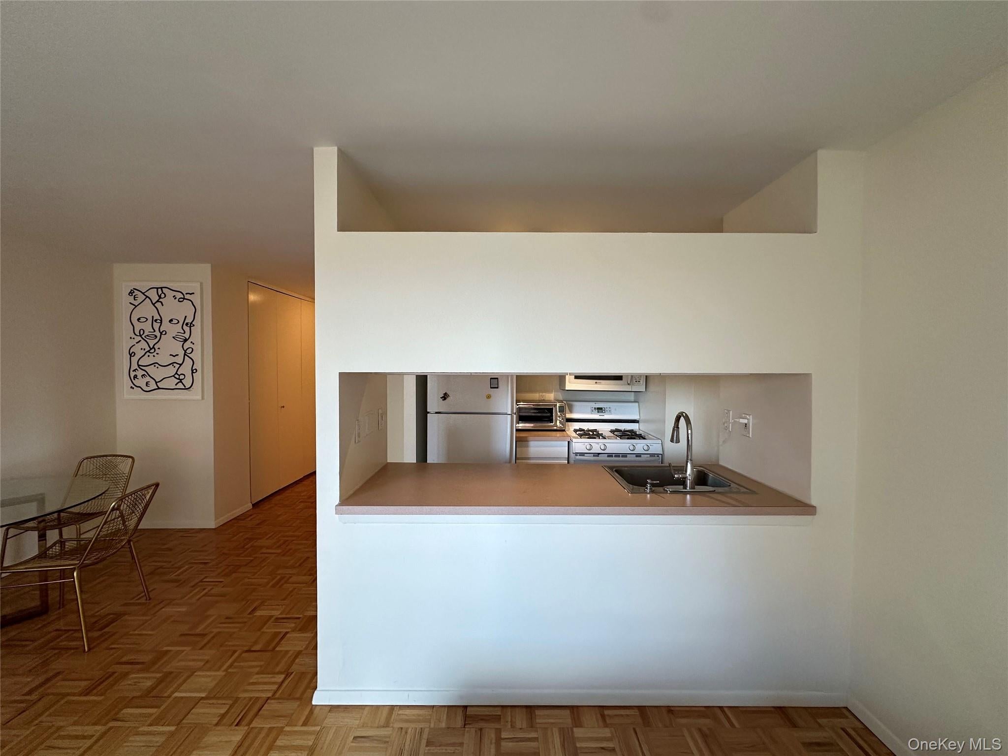 1 Irving Place U17H