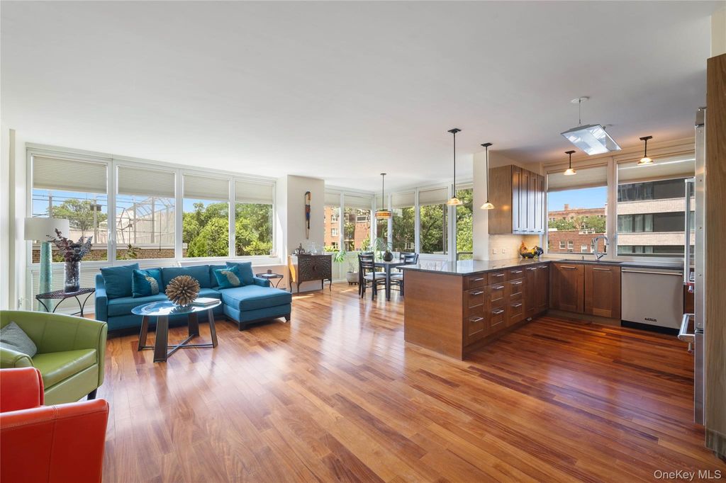 Photo of 640 W 237th Street #4C, Bronx, NY 10463 (MLS # 966127)