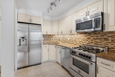 157 Hempstead Avenue B20 Lynbrook NY 11563