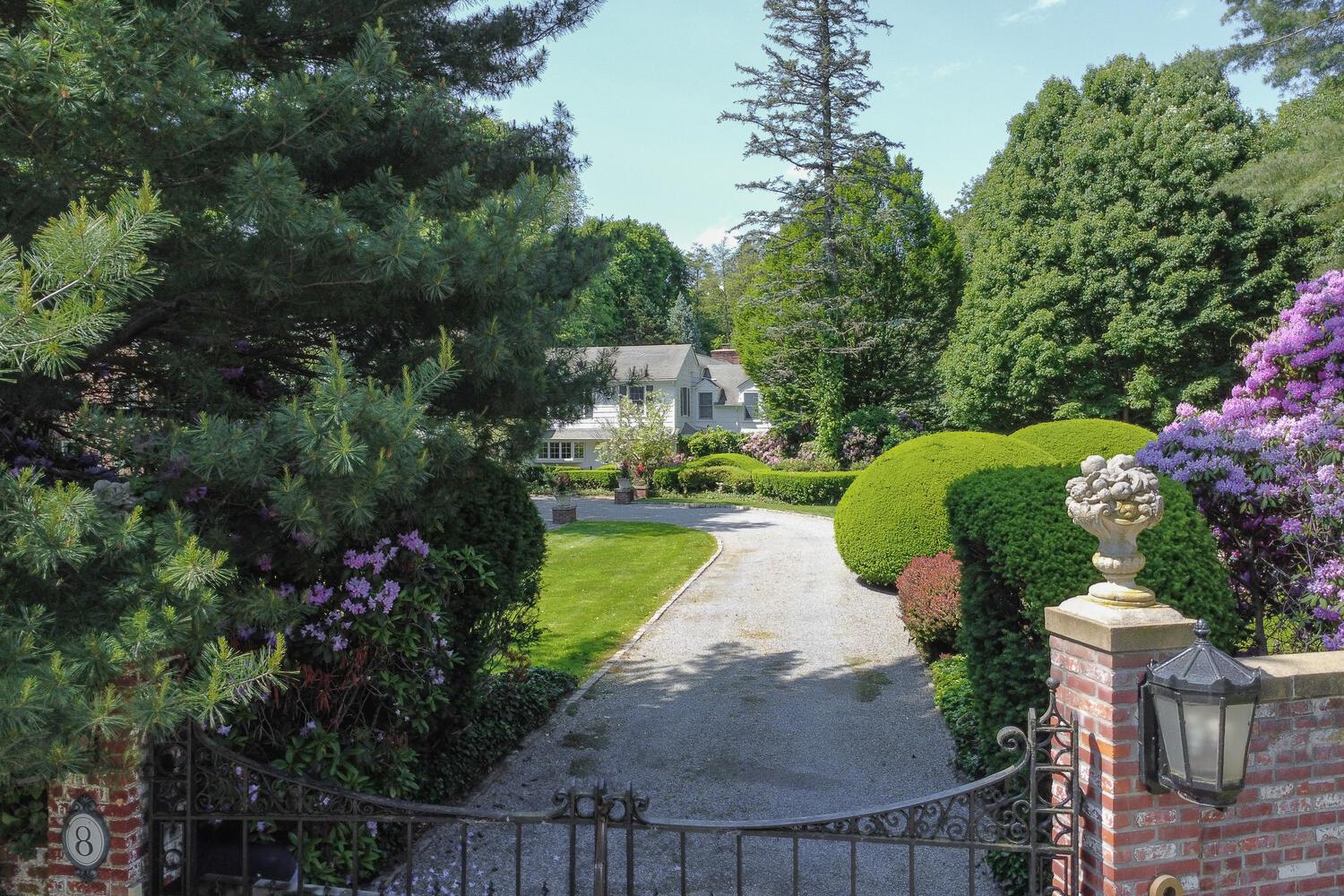 8 Chicken Valley Road