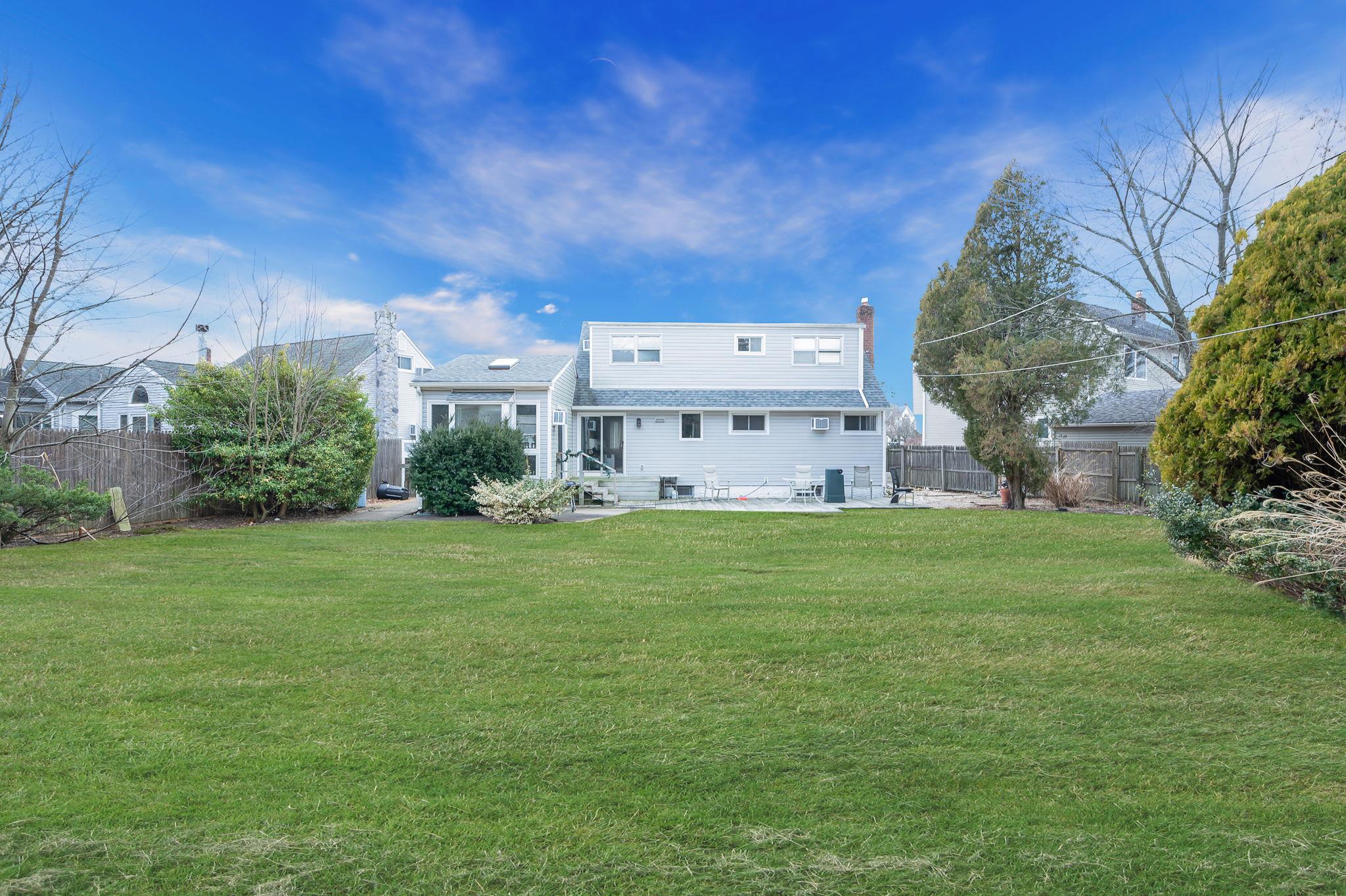 20 Marlon Avenue, Bethpage, New York image 23