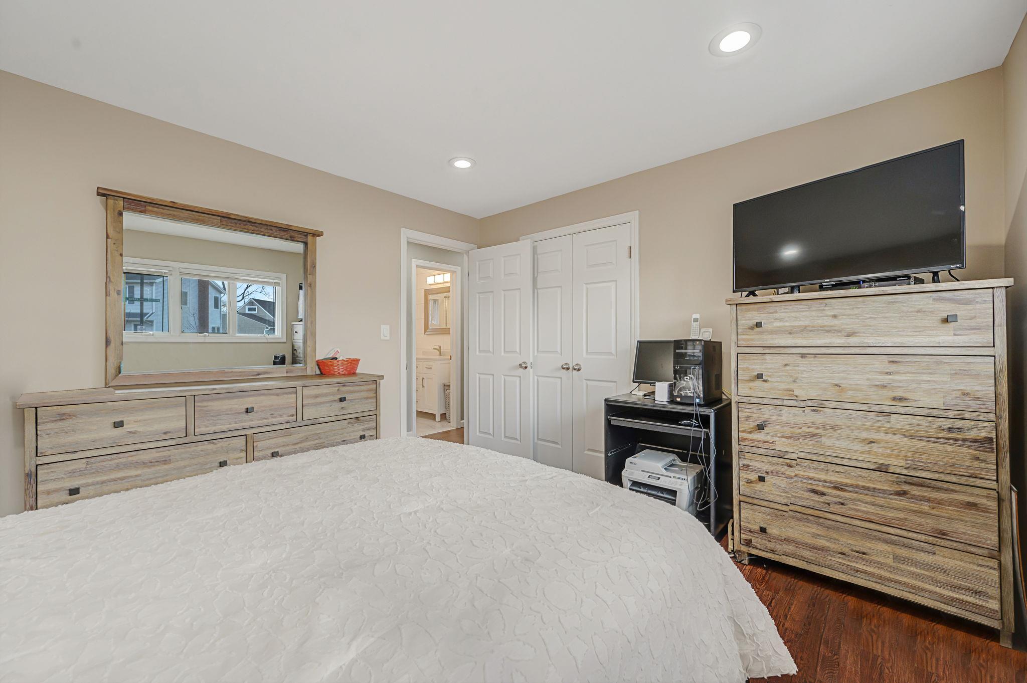 20 Marlon Avenue, Bethpage, New York image 11
