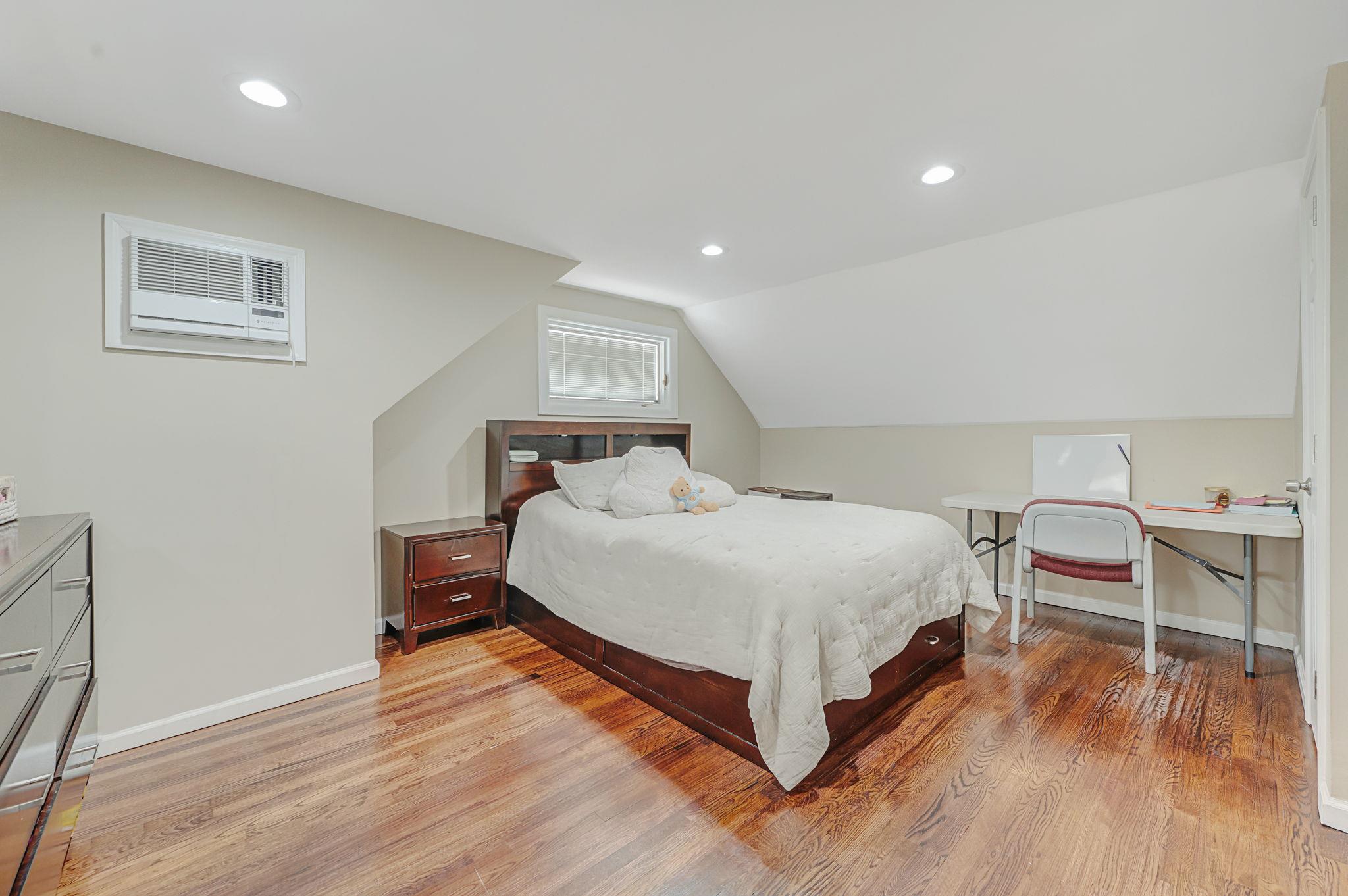 20 Marlon Avenue, Bethpage, New York image 14