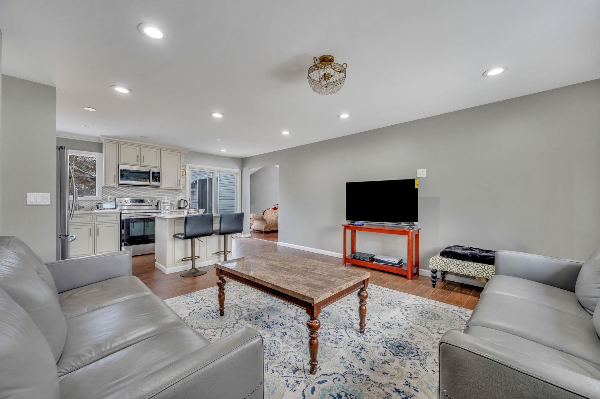20 Marlon Avenue, Bethpage, New York image 5