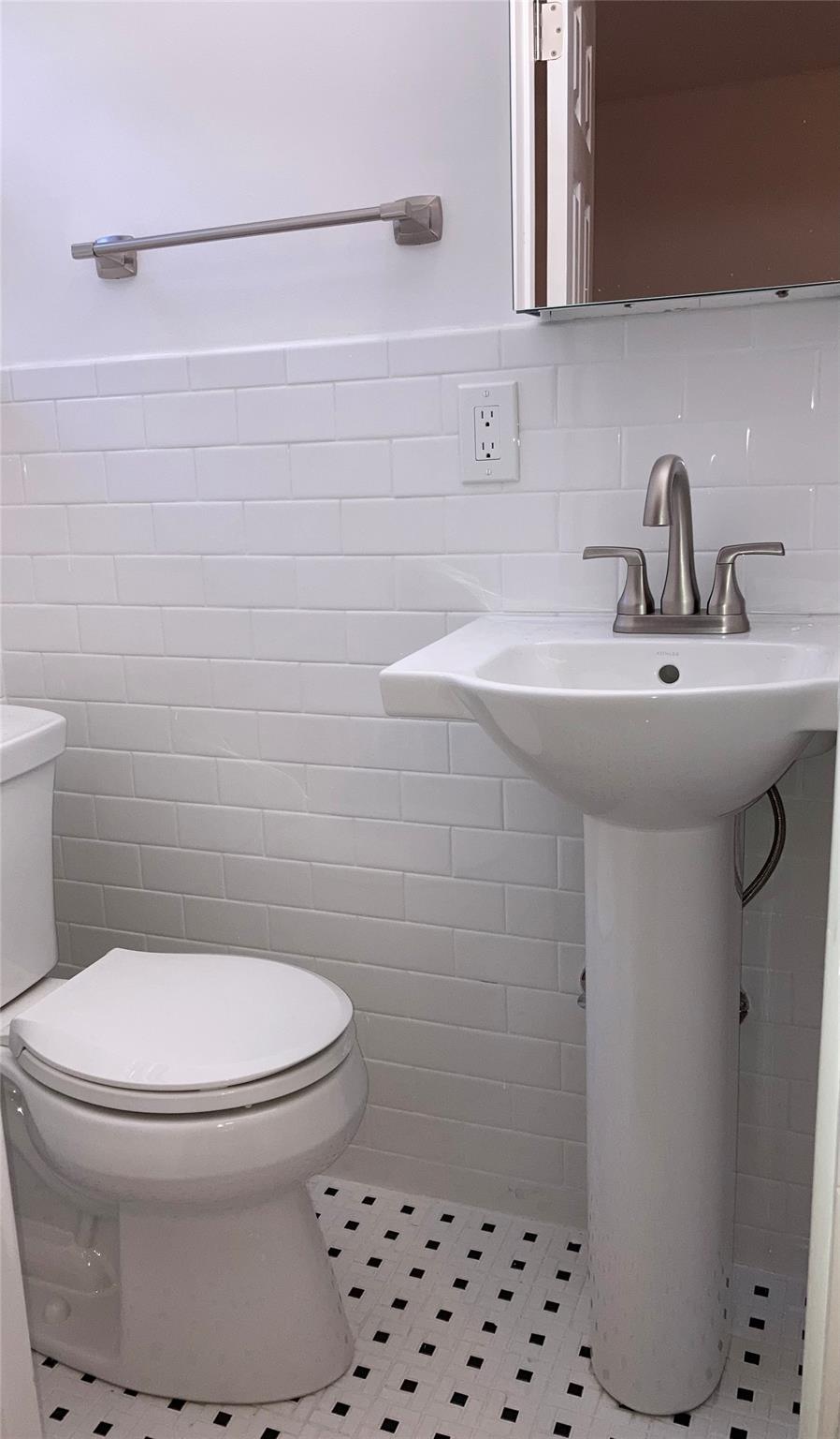 444 1st Avenue, Massapequa Park, New York image 23