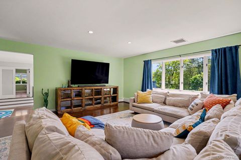 Tiny photo for 151 Devon Road, Bronxville, NY 10708 (MLS # 993836)