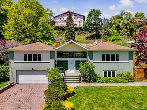 Tiny photo for 151 Devon Road, Bronxville, NY 10708 (MLS # 993836)