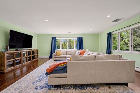 Tiny photo for 151 Devon Road, Bronxville, NY 10708 (MLS # 993836)