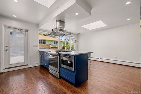 Tiny photo for 151 Devon Road, Bronxville, NY 10708 (MLS # 993836)