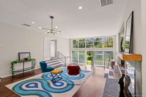Tiny photo for 151 Devon Road, Bronxville, NY 10708 (MLS # 993836)