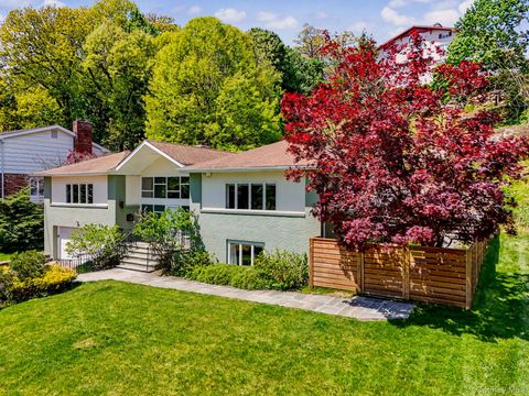 Photo for 151 Devon Road, Bronxville, NY 10708 (MLS # 993836)