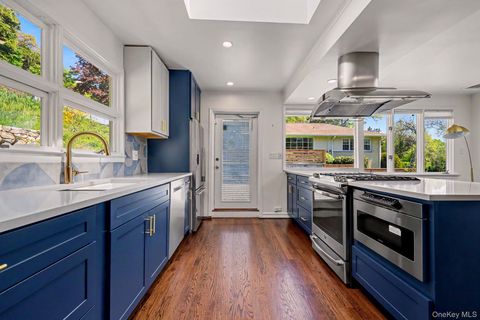 Tiny photo for 151 Devon Road, Bronxville, NY 10708 (MLS # 993836)