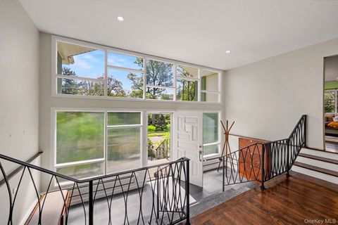 Tiny photo for 151 Devon Road, Bronxville, NY 10708 (MLS # 993836)