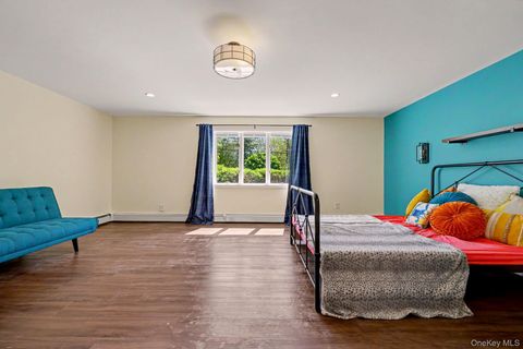 Tiny photo for 151 Devon Road, Bronxville, NY 10708 (MLS # 993836)