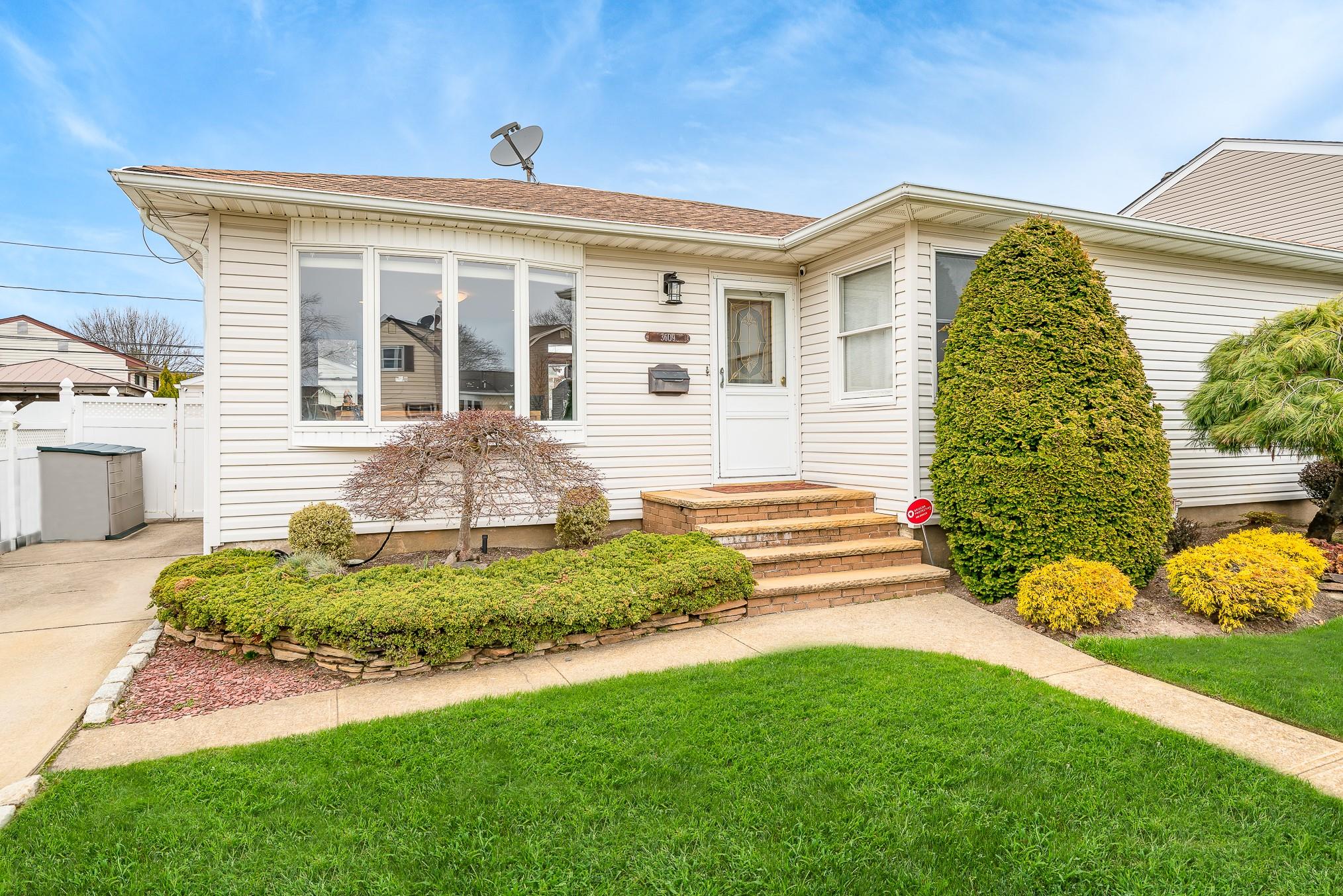 3609 Woodward Avenue, Seaford, New York image 4