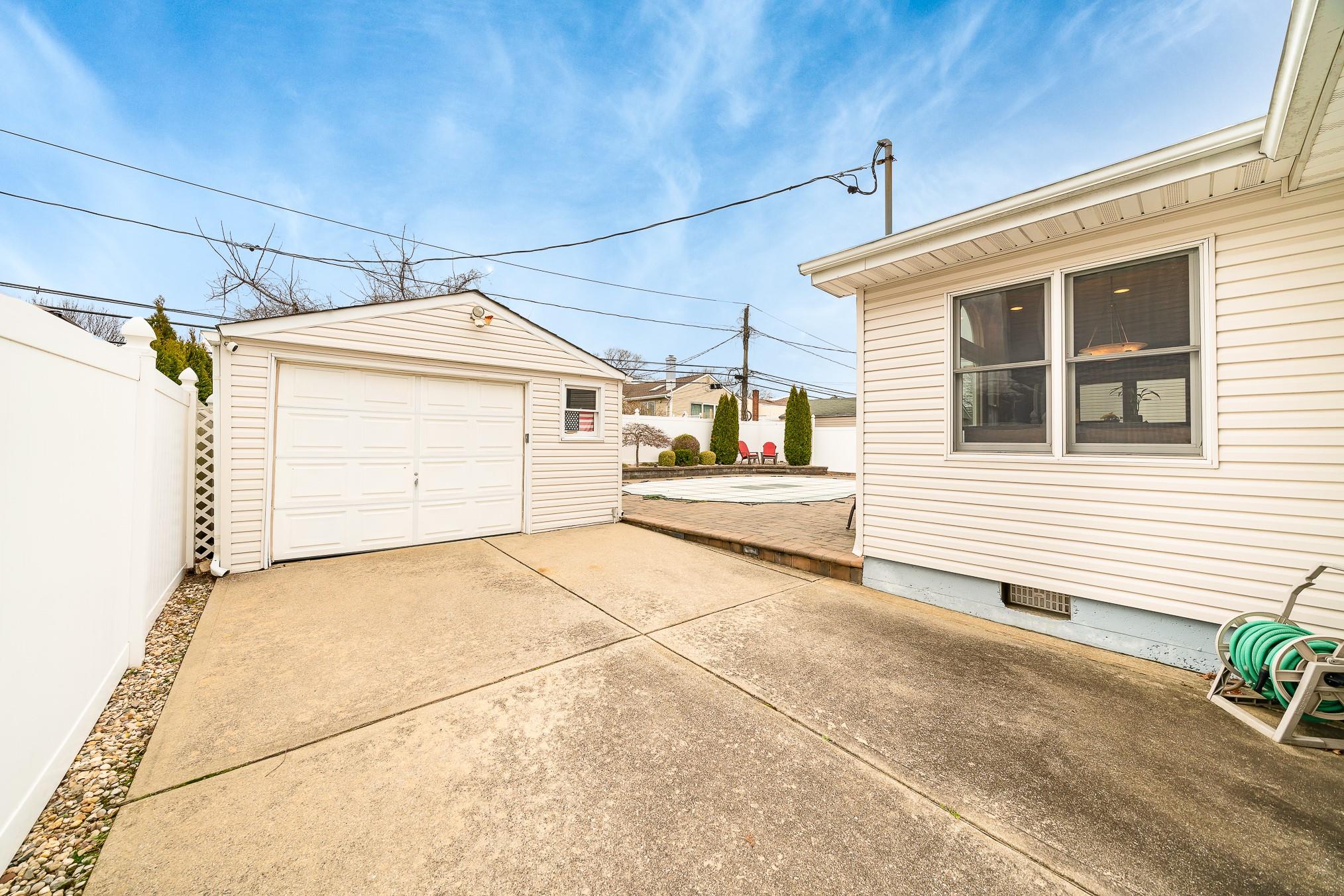 3609 Woodward Avenue, Seaford, New York image 9