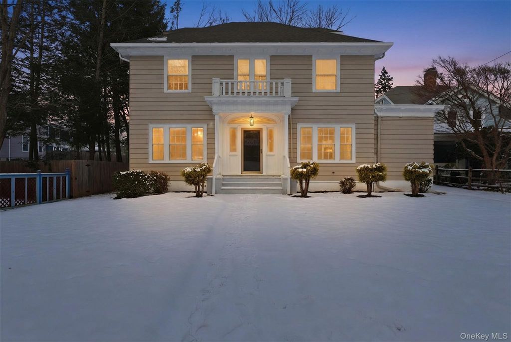 Photo of 34 Adriance Avenue, Poughkeepsie, NY 12601 (MLS # 944473)