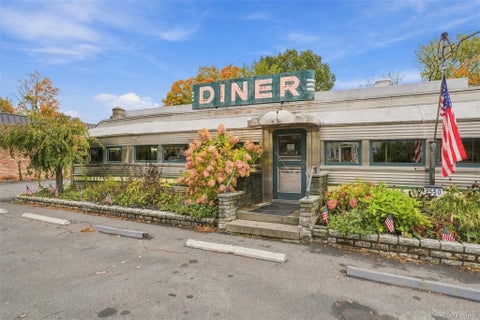 Photo for 7550 N Broadway