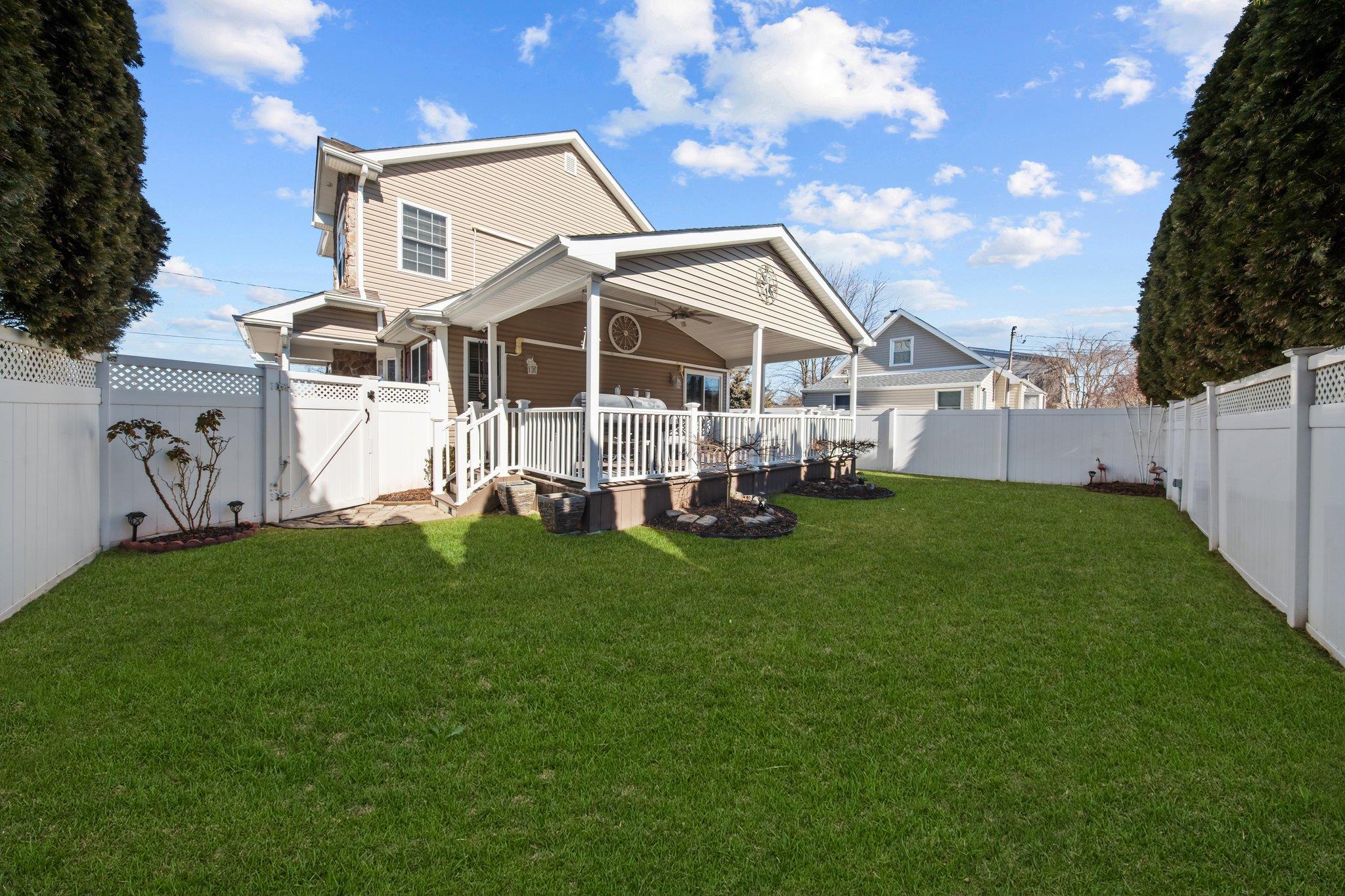 35 Locust Avenue, Farmingdale, New York image 3