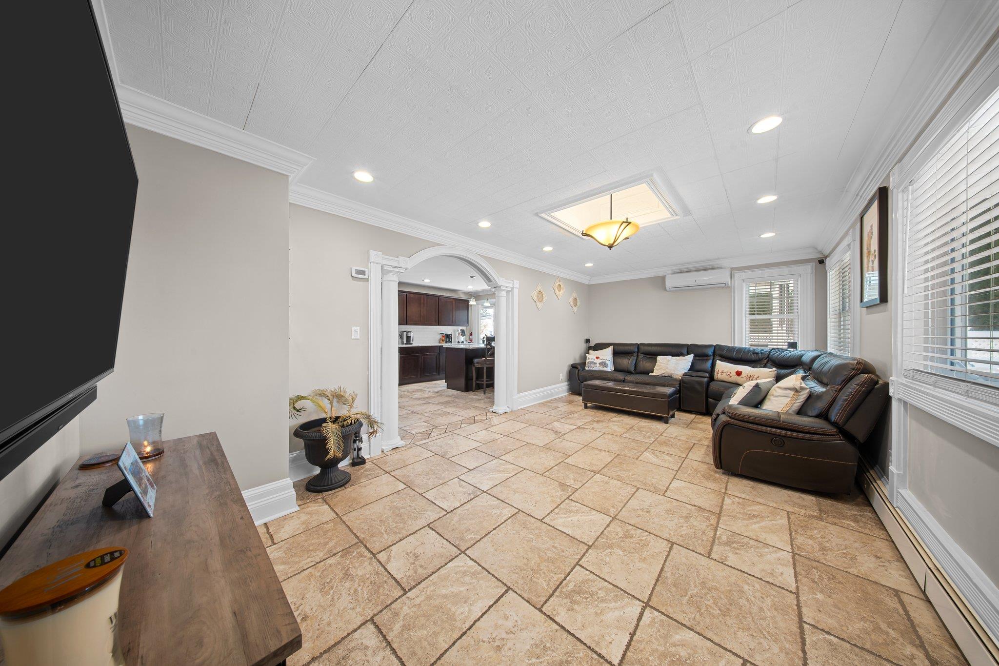 35 Locust Avenue, Farmingdale, New York image 10