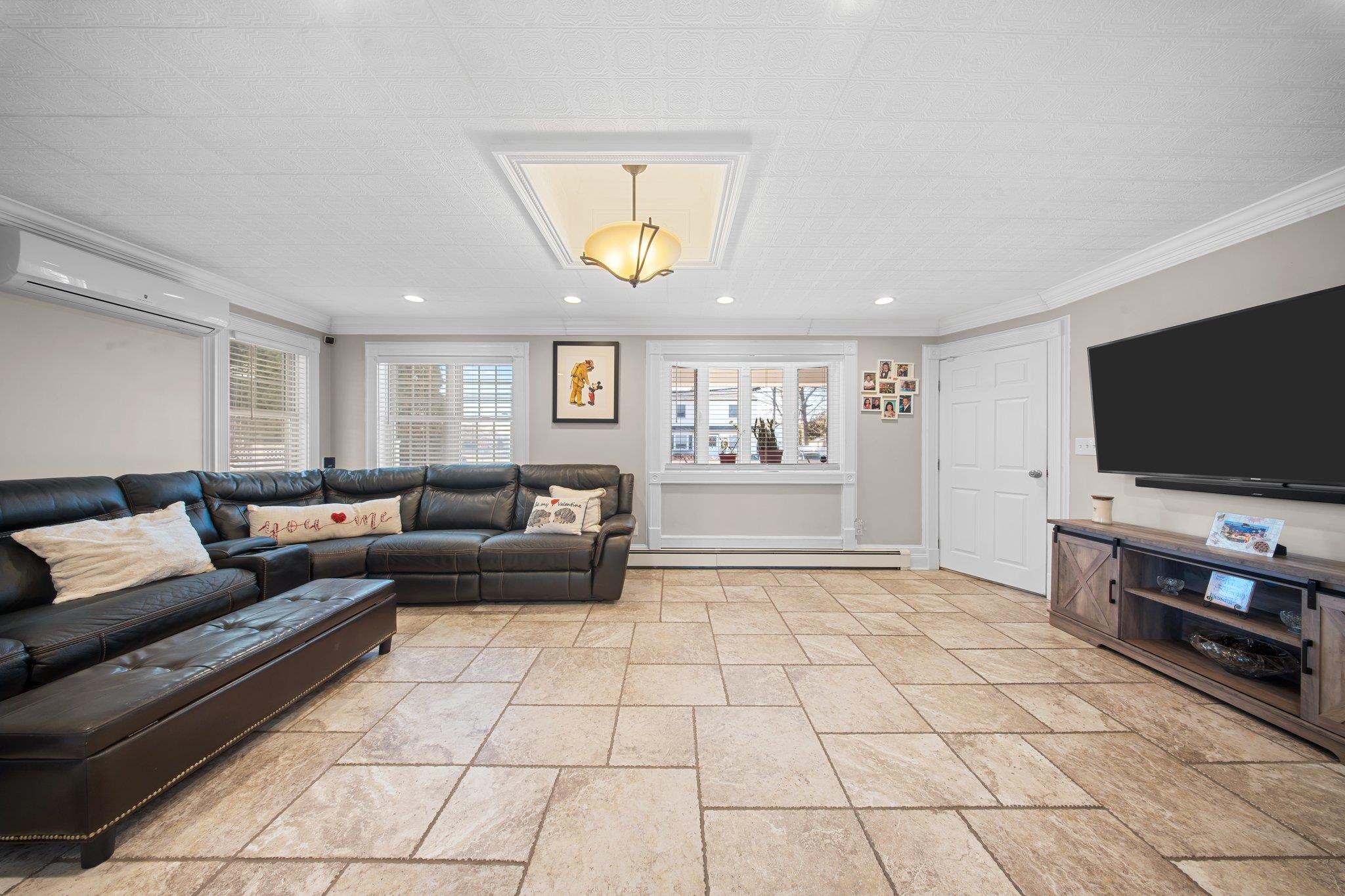 35 Locust Avenue, Farmingdale, New York image 9