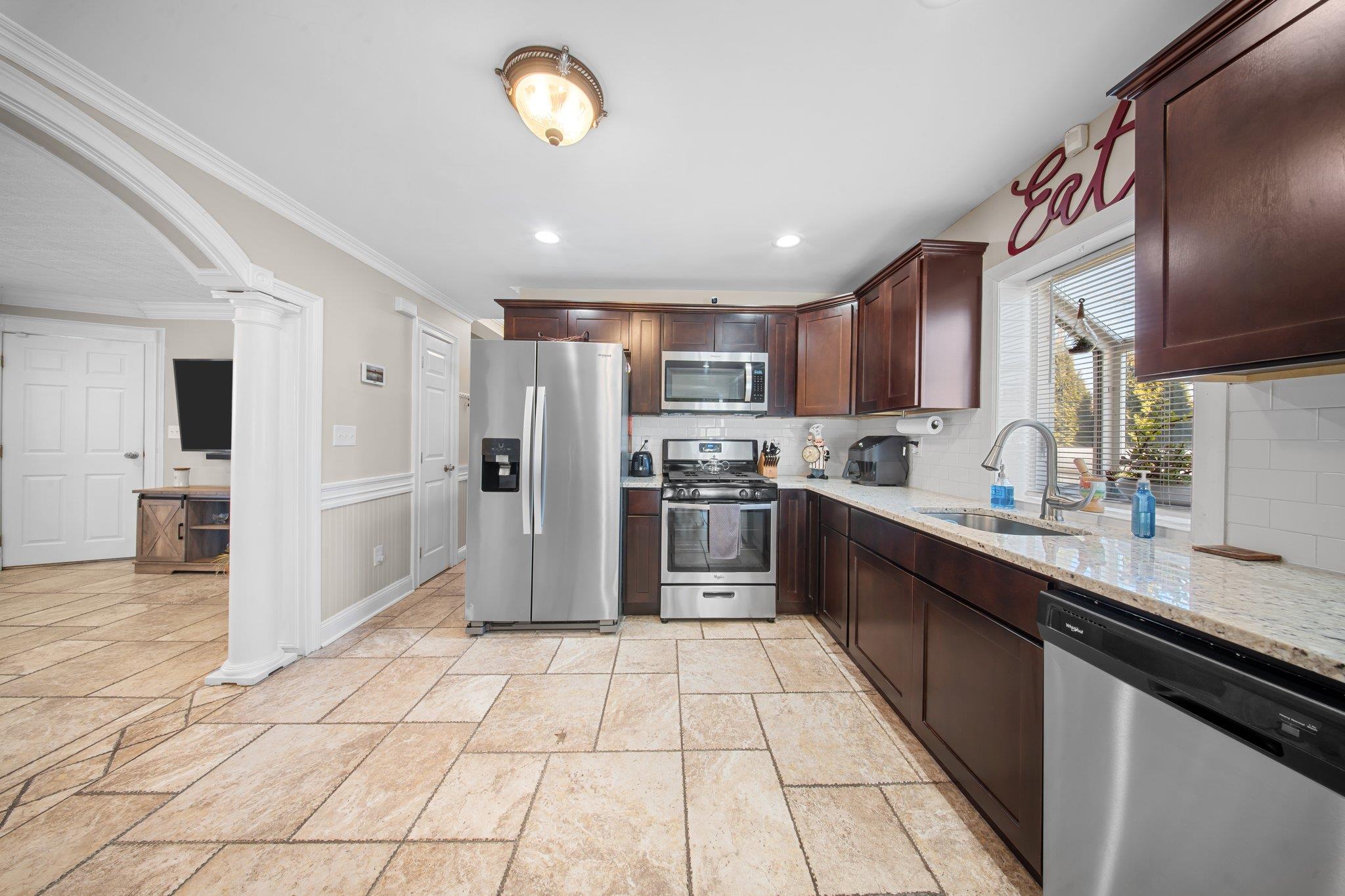 35 Locust Avenue, Farmingdale, New York image 7