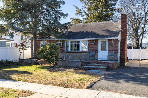 5 Gardner Avenue Hicksville NY 11801