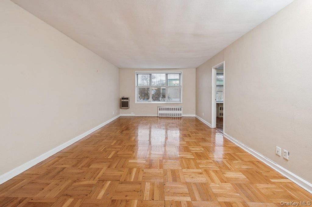 Photo of 1 Oakridge Place #1G, Eastchester, NY 10709 (MLS # 971252)