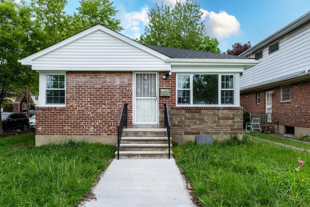 Property for Sale at 69 Avenue, Fresh Meadows, Queens, NY - Bedrooms: 3 
Bathrooms: 3 
Rooms: 5  - $1,298,800