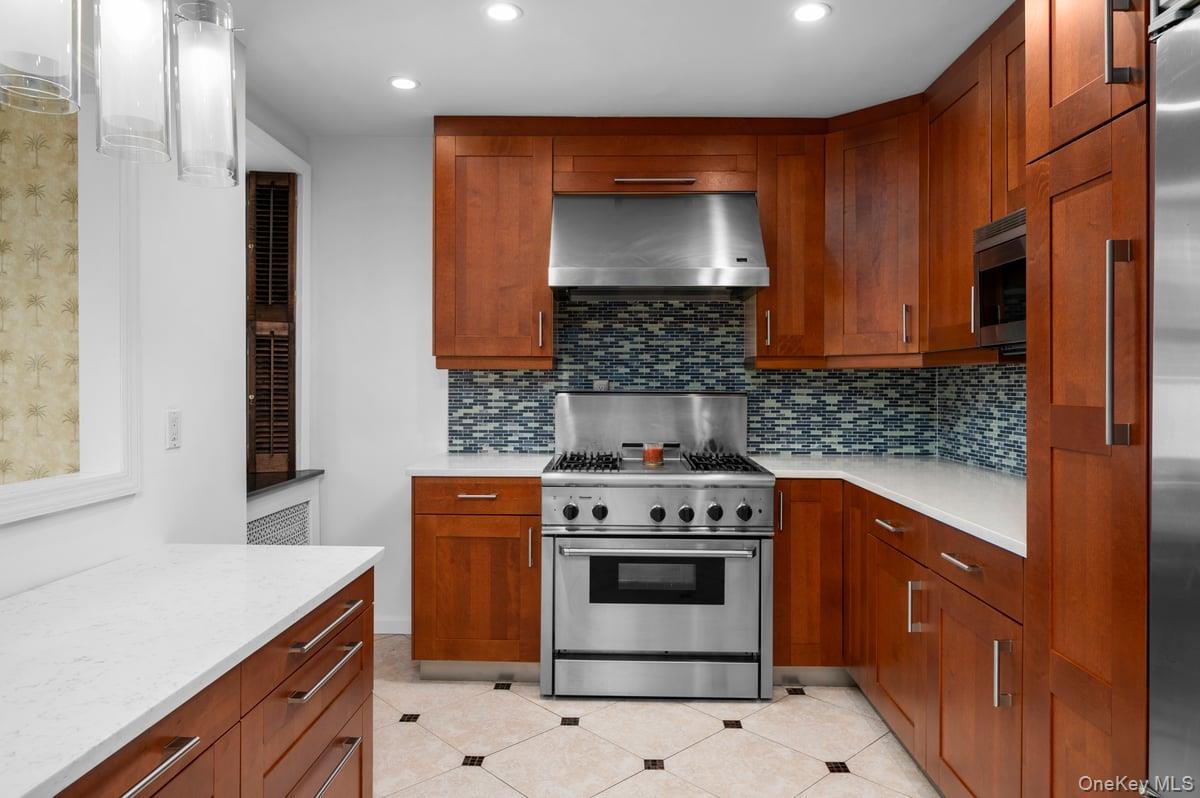 600 Locust Street 2J