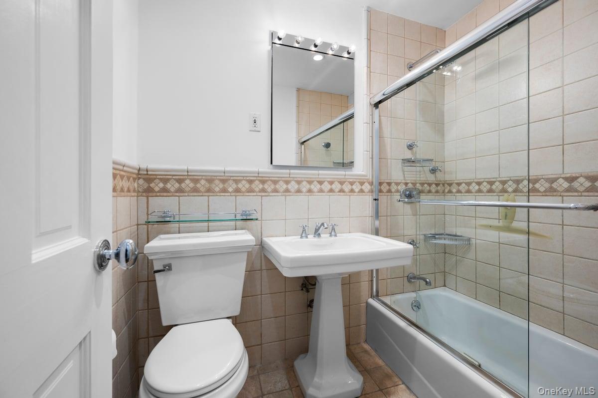 600 Locust Street 2J