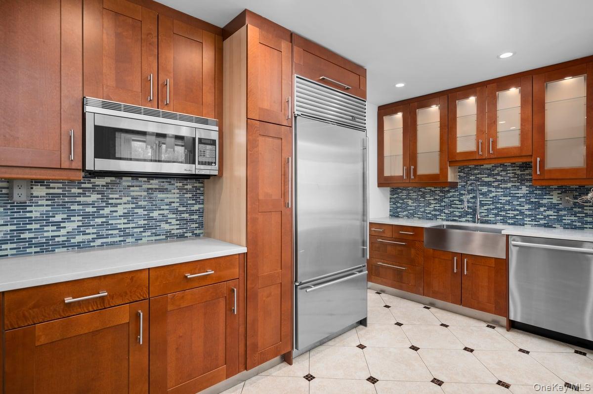 600 Locust Street 2J