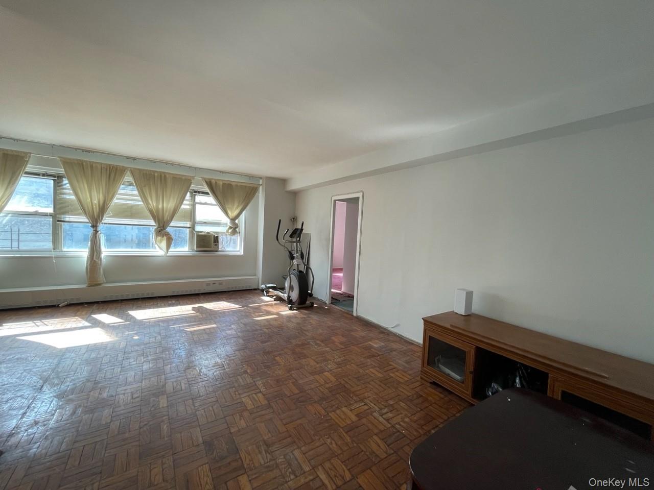 3 Fordham Hill Oval #4G, Bronx NY 10458