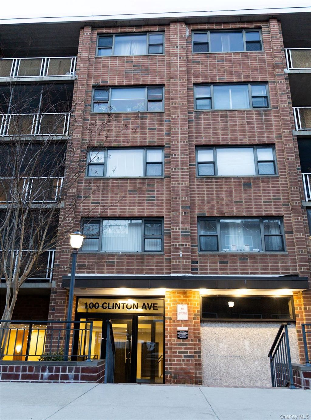 Photo of 100 Clinton Avenue #2E, Mineola, NY 11504 (MLS # 977435)