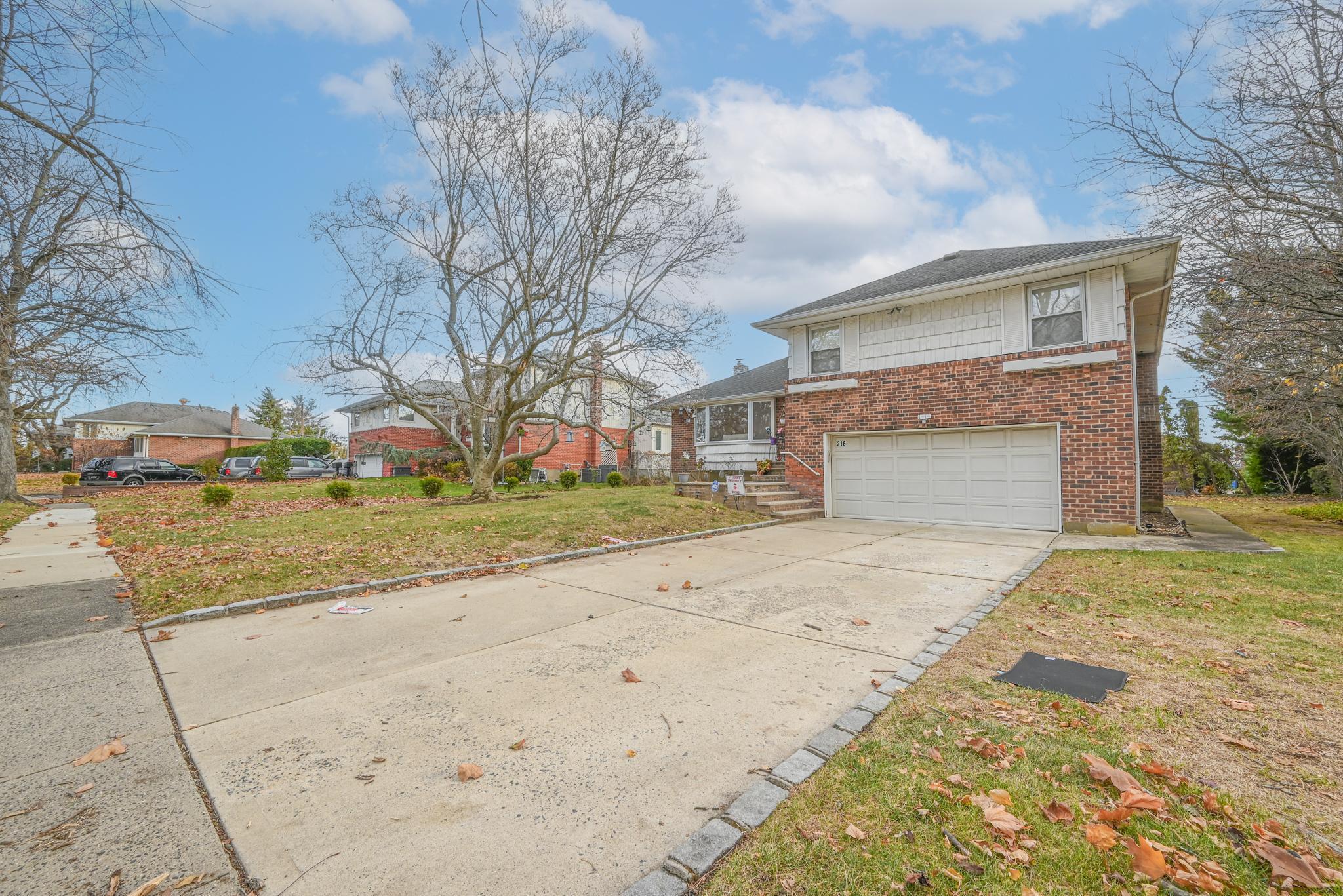 216 Birch Drive, New Hyde Park, New York image 2