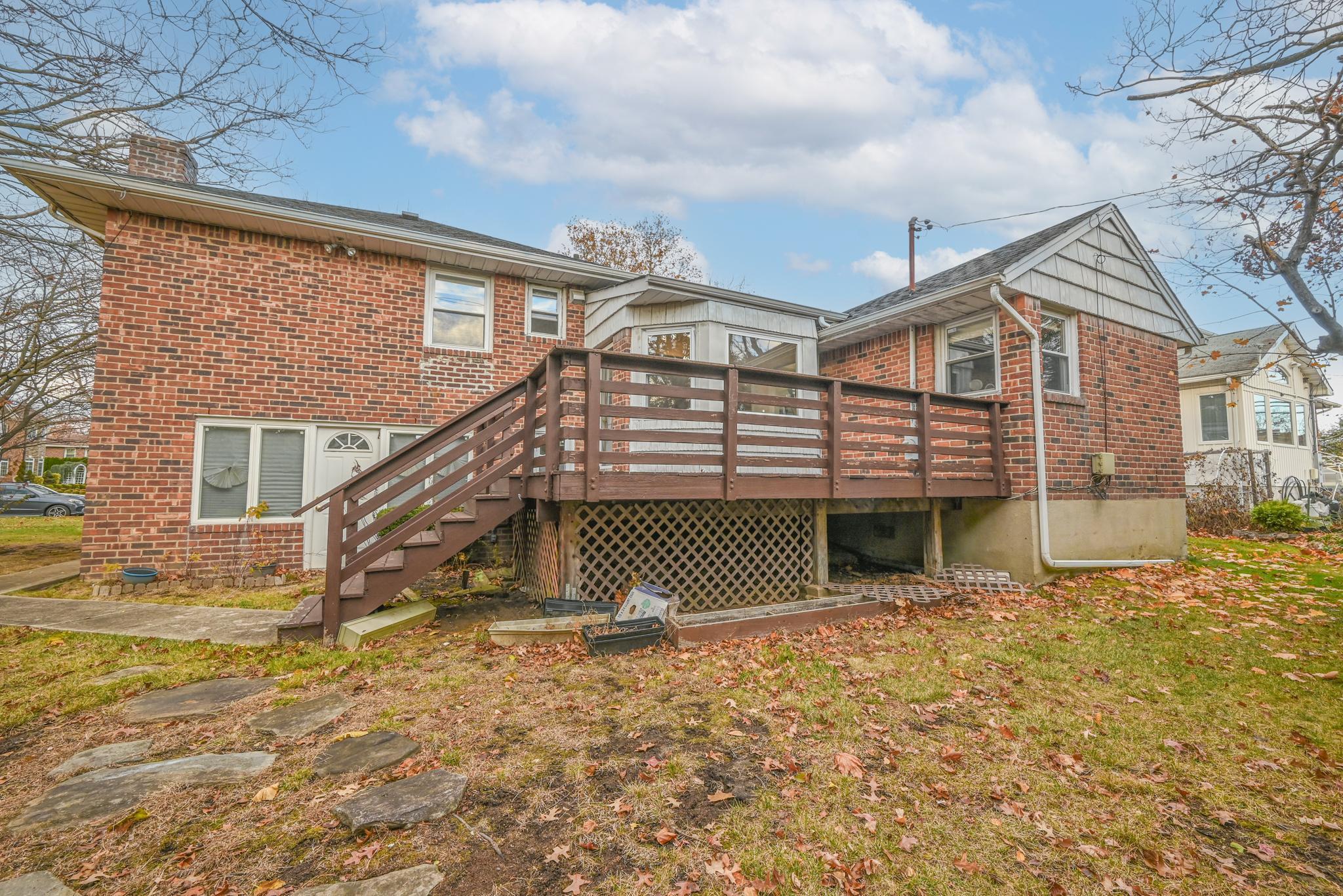 216 Birch Drive, New Hyde Park, New York image 30